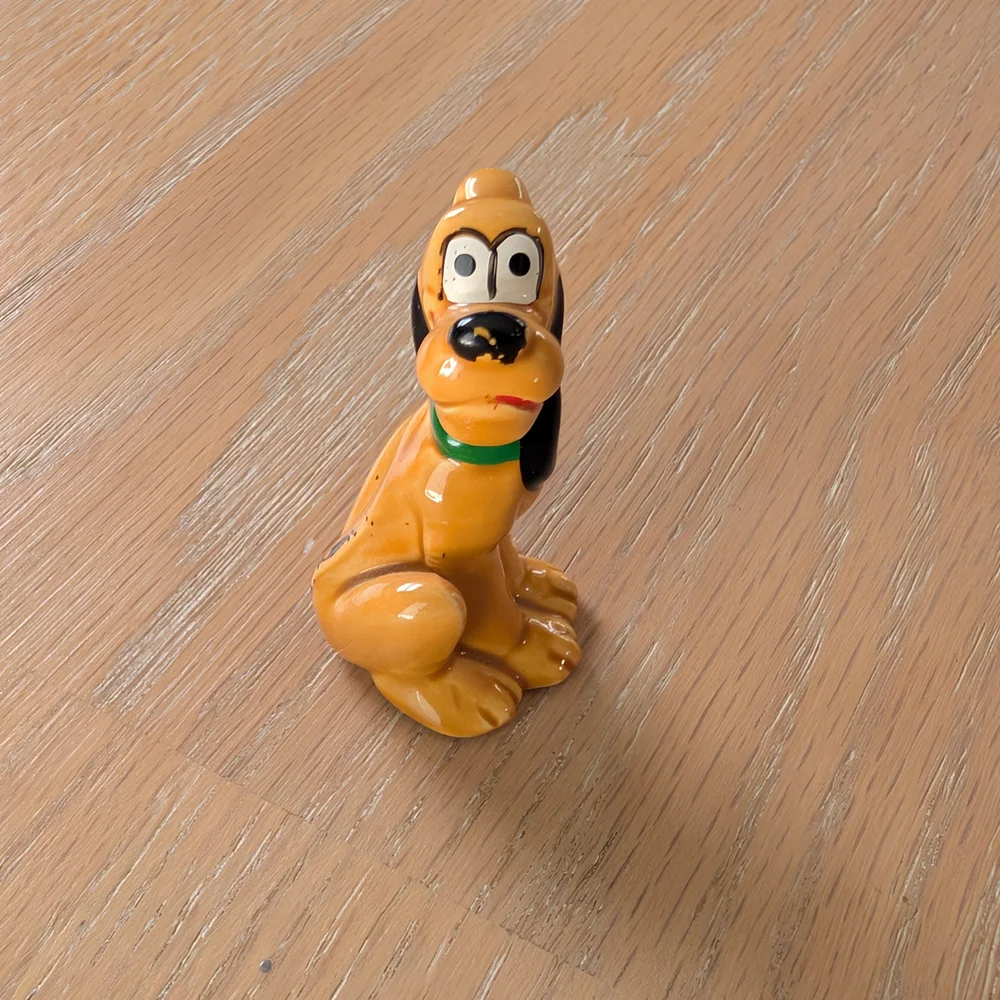 Vintage Walt Disney Collectible 2.5